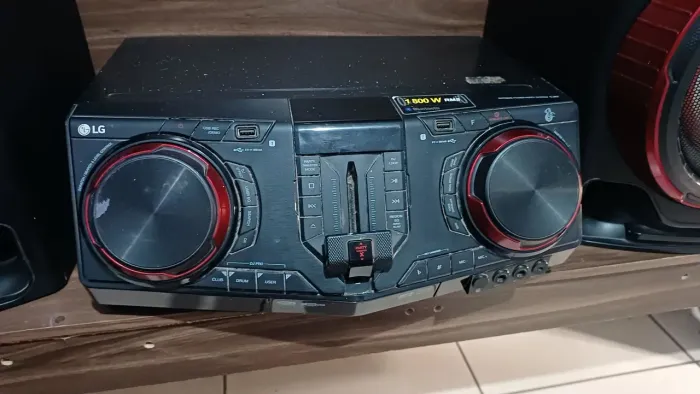 Lg 1800 w rms