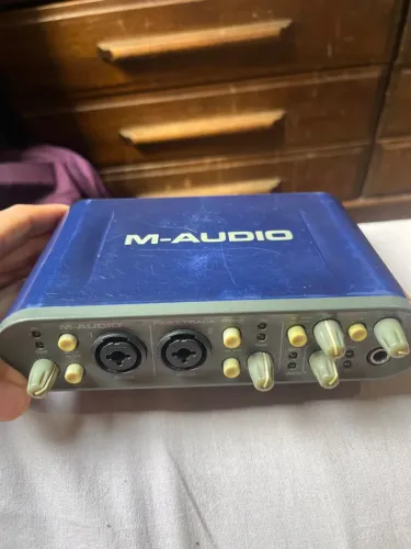 Interface de áudio Fast Track Pro M Áudio