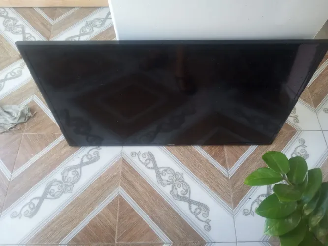 Tv Samsung com defeito na tela liga mais não sai imagem bom para quem trabalha concertando