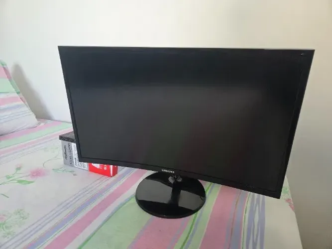 Monitor Curvo 24'' Full Hd Freesync Samsung Cor Preto