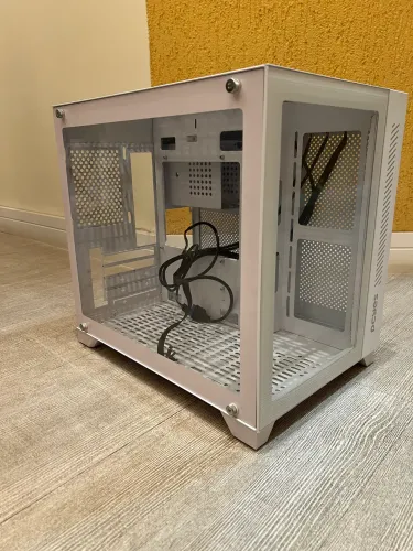 Gabinete Aquário Gamer Pcyes Forcefield Ghost
