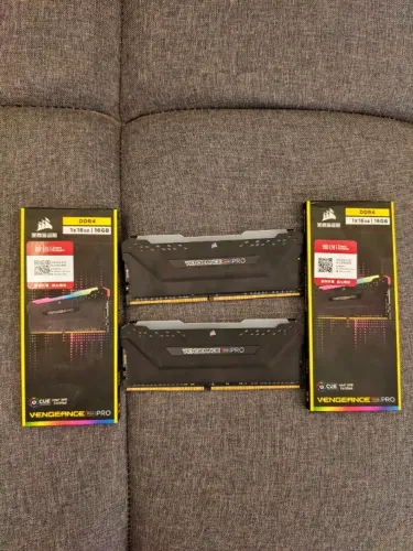 Memória RAM Corsair Vengeance RGB PRO 32GB 2x16GB 3600MHz DDR4 CL18