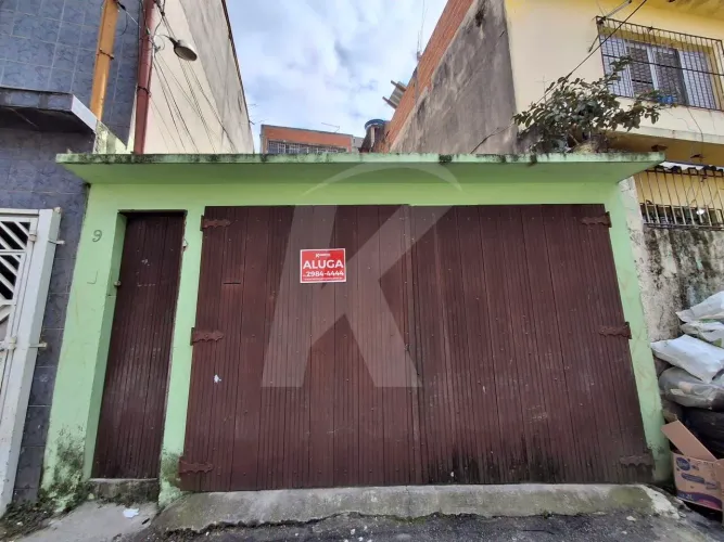 Casa com 1 quarto, sala, cozinha, banheiro, área de serviço, 1 vaga de garagem.