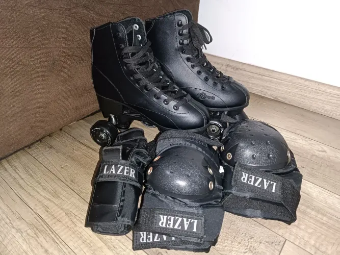 Patins RollerDerby Elite Quad preto usado UMA vez + equipamentos de proteção (usados)