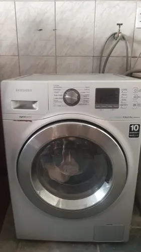 Lavadora de roupas Samsung