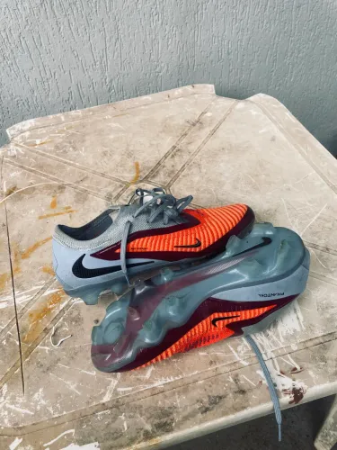 CHUTEIRA NIKE PHANTOM GX III / número 39