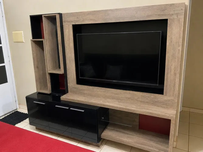 Rack Completo com Painel - Ótimo Estado de Conservação