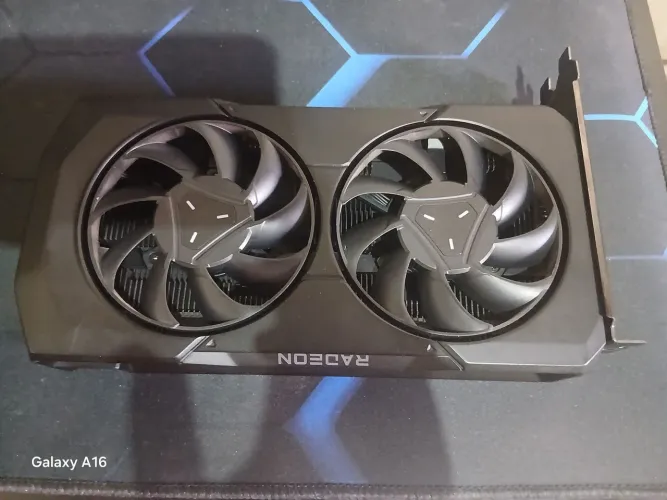 XFX RX7600 8GB Founder Edition