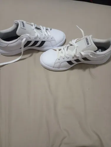 Vendo tênis Grand Court 2.0 branco original