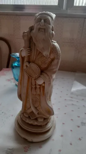 ARTIGO DE DECORAÇÃO, VELHO DE RESINA DEUS DA BOA SORTE