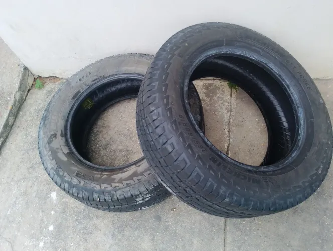 Vende-se pneus