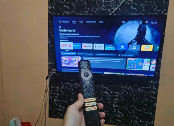 Tv TCL Android borda infinita 32 pol