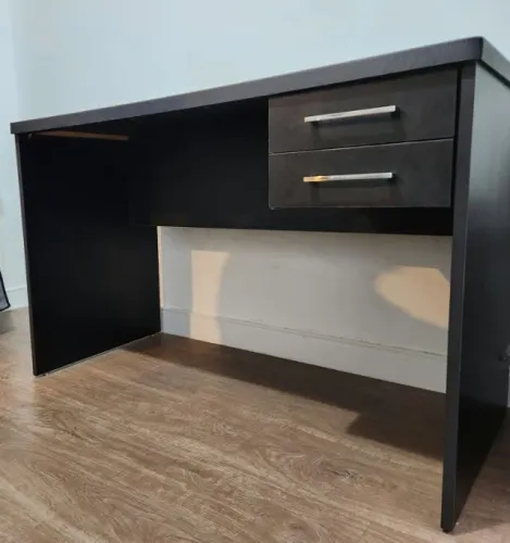 Mesa de escritório preta em MDF - 120 x 70 cm