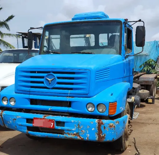 Oportunidade Mercedes 1620 Ano 2001 com Rollon Roloff instalado