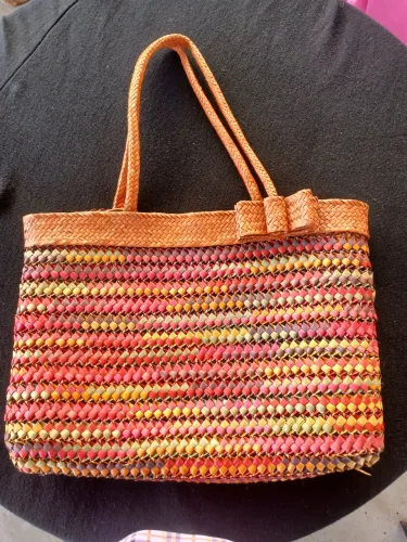 Vendo bolsa praiana trançada colorida