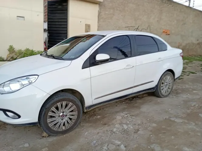Fiat Grand Siena Essence 1.6 Flex 16V 2015