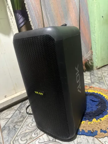 Vende-se caixa de som waaw 800 reais ou preço a negociar