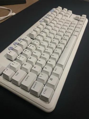 Teclado Mecânico Gamer Sem Fio Logitech G715 LIGHTSPEED Switch GX Brown Tactile