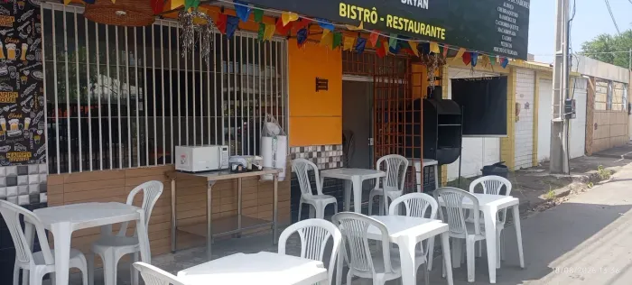 Mesas, fogão industrial, fritadeira elétrica, freezer, bebedouro eletrônico, chapa pra ham