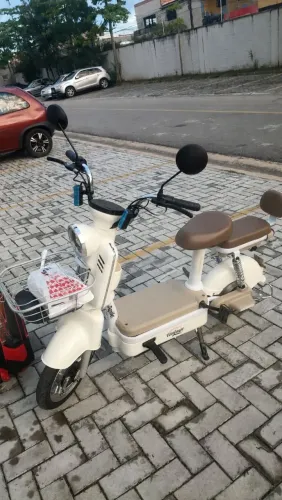 Scooter elétrica 