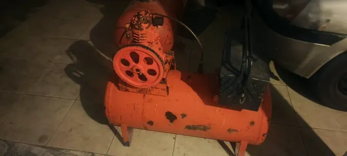 Vende-se compressor