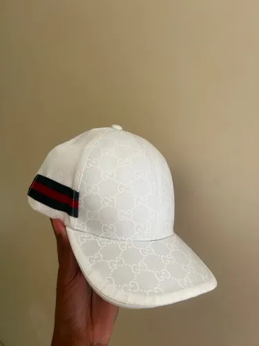 Bone gucci branco