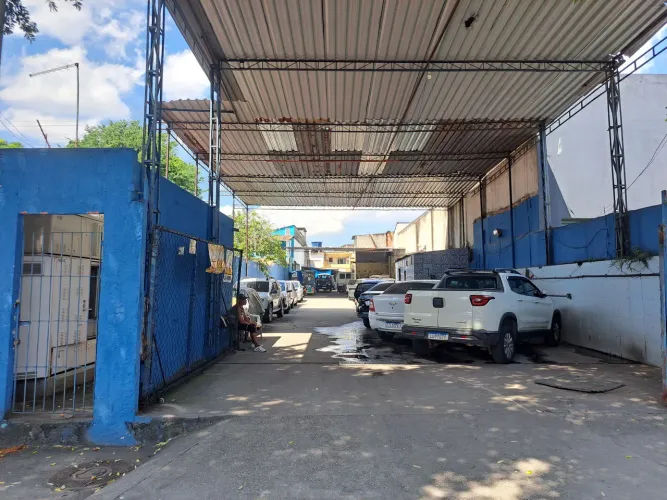 Passo ponto estacionamento é lava-jato em frente ao colégio Mercúrio no centro da pavuna 