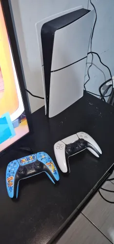 Ps5 slim 1tb edição digital com dois controles