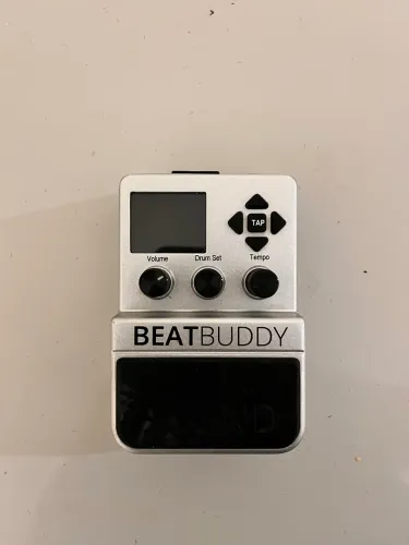 Pedal BeatBuddy (simulador de bateria)