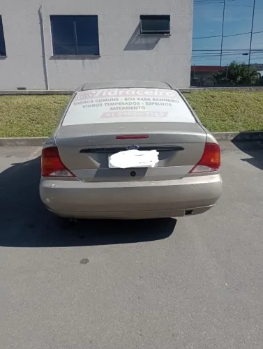 Ford Focus Sedan 1.8 16V 115cv 4P 2003