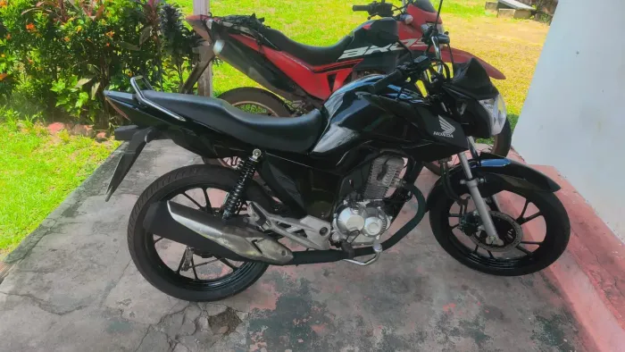 Honda cg bem conservada. Só pegar e andar