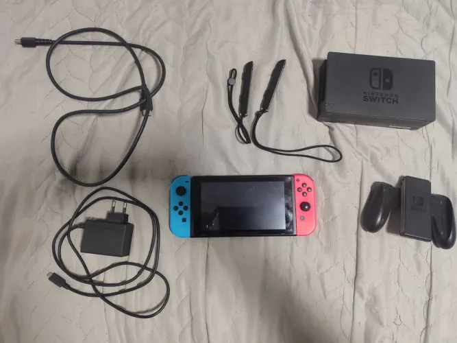 Nintendo Switch V2 Neon completo