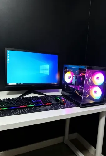 Pc gamer Xeon + Rx550 + Fonte + Monitor + Mouse + Teclado.Com jogos instalados.