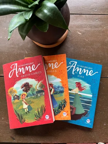 Vende-se Trilogia inicial Anne de Green Gables