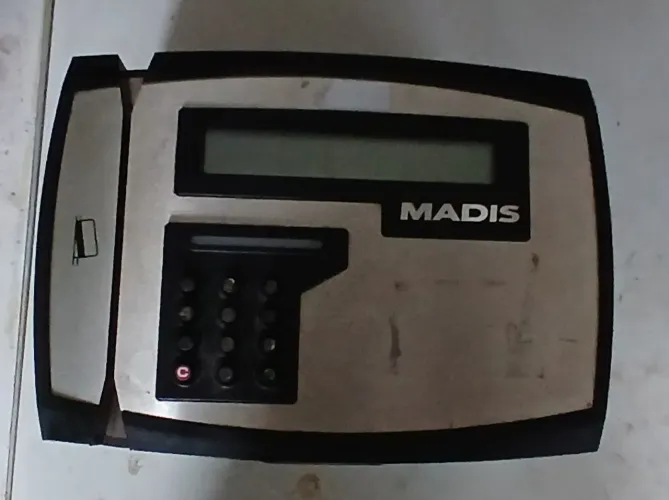 Relógio de Ponto Eletrônico MADIS