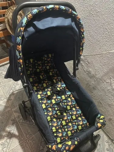 Carrinho de bebê novo