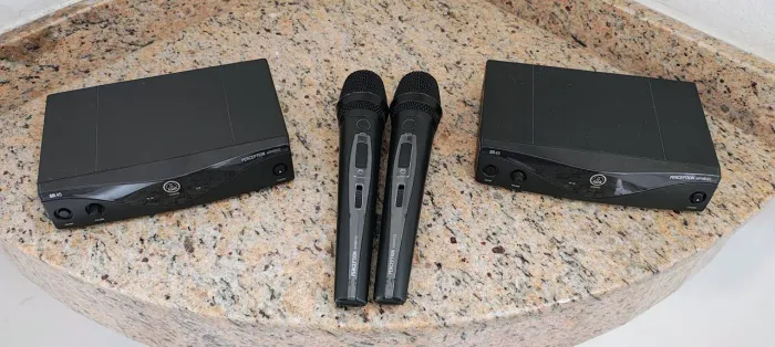 **IMPERDIVEL** 2 mics AKG pelo preço de 1