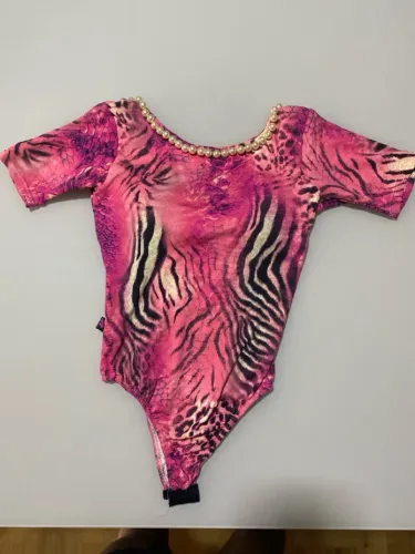 Body Semi novo com pérolas