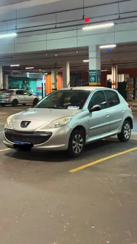 Peugeot 207 XR 1.4 Flex 8V 3P 2011