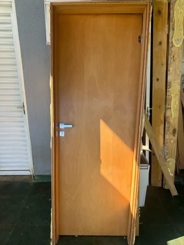 Vendo Porta 80 cm Madeira