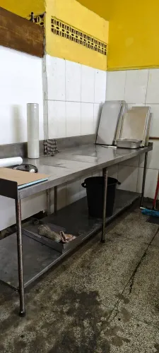 Mesa/balcão industrial
