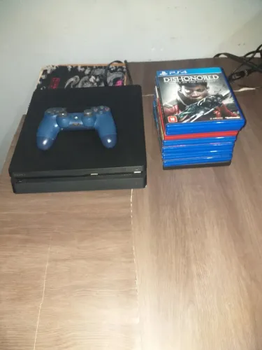 Vendo PlayStation 4 slim, semi novo de 1tb com 8 jogos inclusos, só vendo pelo pix!  