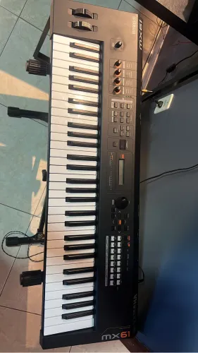 Teclado Yamaha MX61 v2