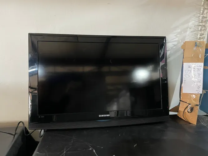 TV Samsung LCD LN32B350F1 com Defeito