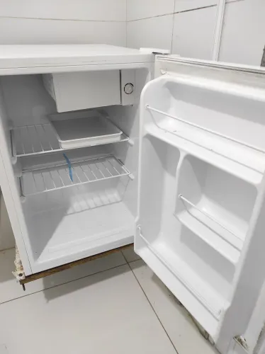 Frigobar Philco 110v - semi novo