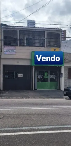 Vendo excelente casa na Mauriti próximo à Marquês, toda documentada. R$ 800.000,
