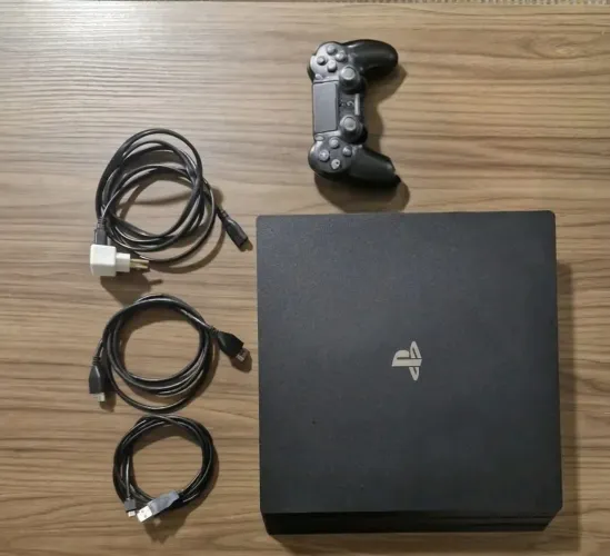 PS4 PRO 1TB ACEITO CARTÃO 