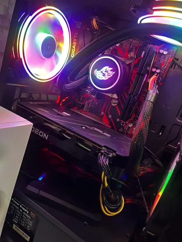PC GAMER RYZEN 7 5700 + RADEON 6600 8GB + 16 GB DE RAM