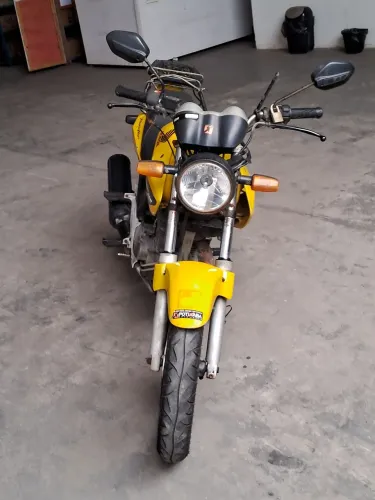 Vendo cbx 250 2007 amarela valor 9.000,00