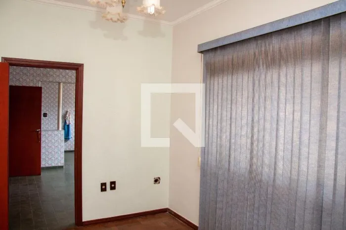 CASA RESIDENTIAL em Campinas - São Paulo, Cambuí